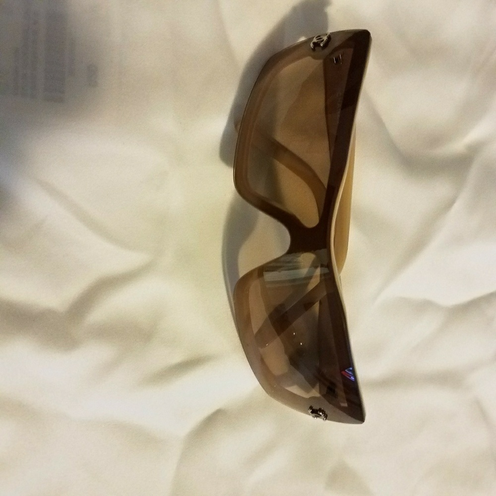 Authentic Channel sunglasses